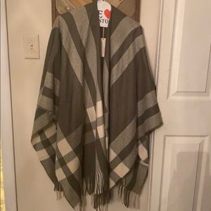 Wrap/brand new never worn! One size fits all